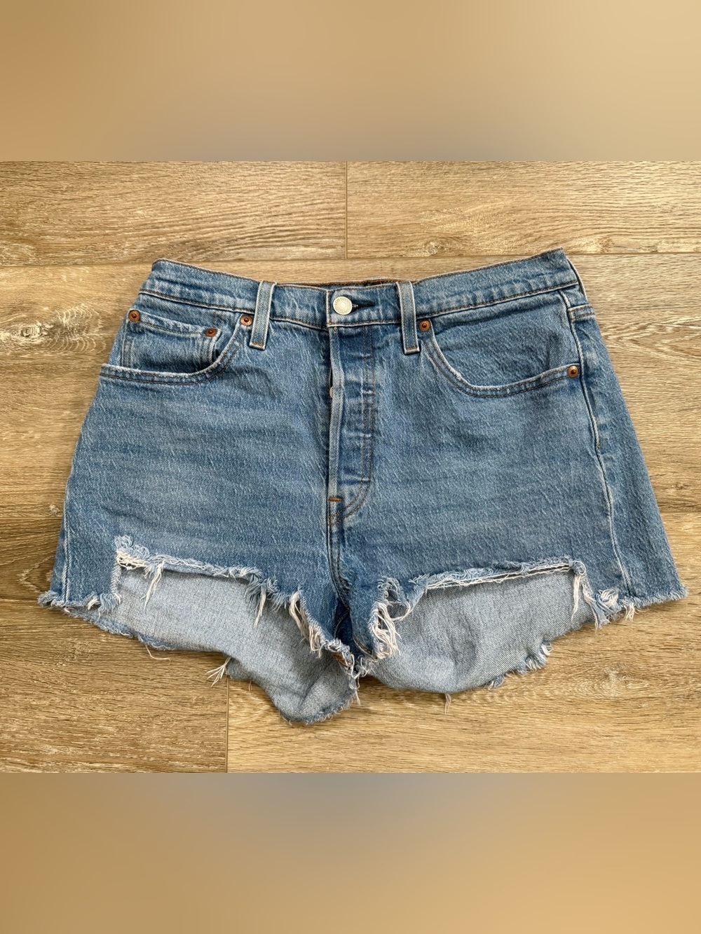Womans 501 Levi shorts